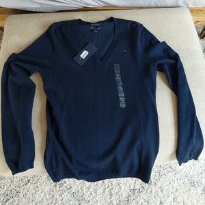 Luxury navy blue V-neck sweater
